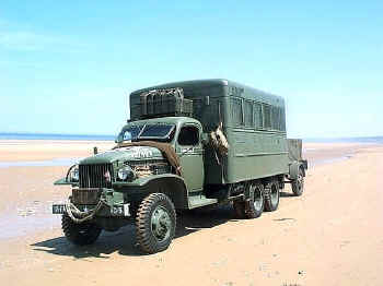 Kevin_Abrahams_3_low.jpg (129290 bytes)