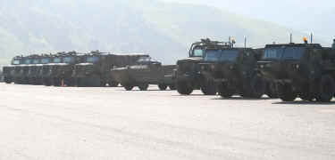 camp_pendelton_dukw.JPG (29454 bytes)